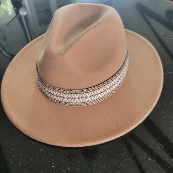 Accessories - FELT HAT Wide Brimmed Tan Fedora
